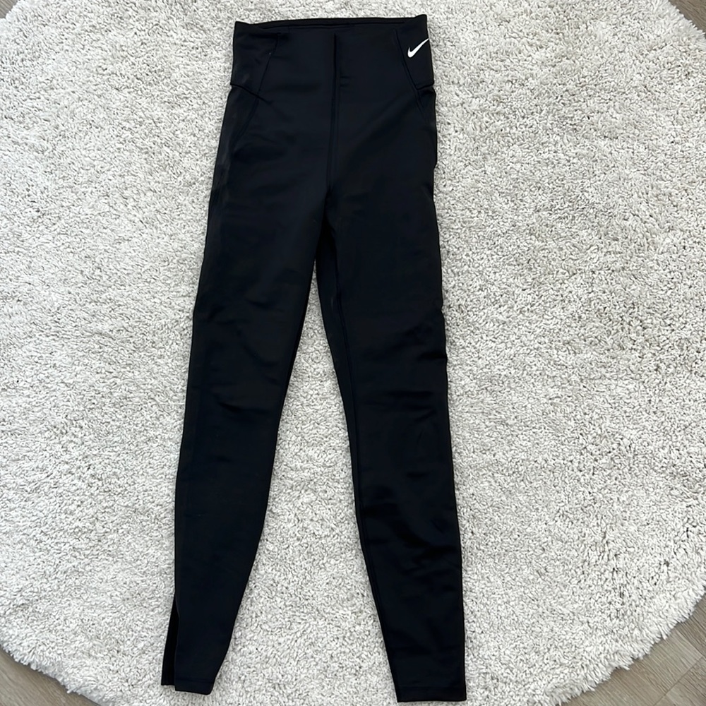 Solid black Nike leggings